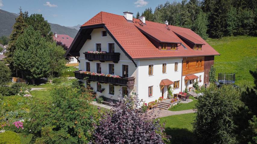 Ferienwohnung für 4 Personen, mit Balkon und Garten, kinderfreundlich