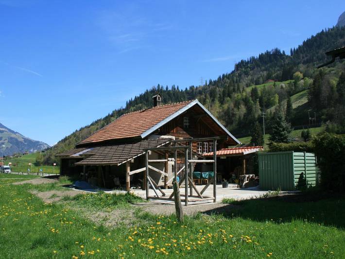 Ferienwohnung für 4 Personen, mit Balkon und Terrasse sowie Garten in Kandergrund