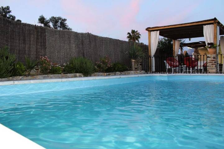 Casa rural para 8 personas, con vistas además de piscina y jardín, Se admiten mascotas en Parque natural de Los Alcornocales - 4