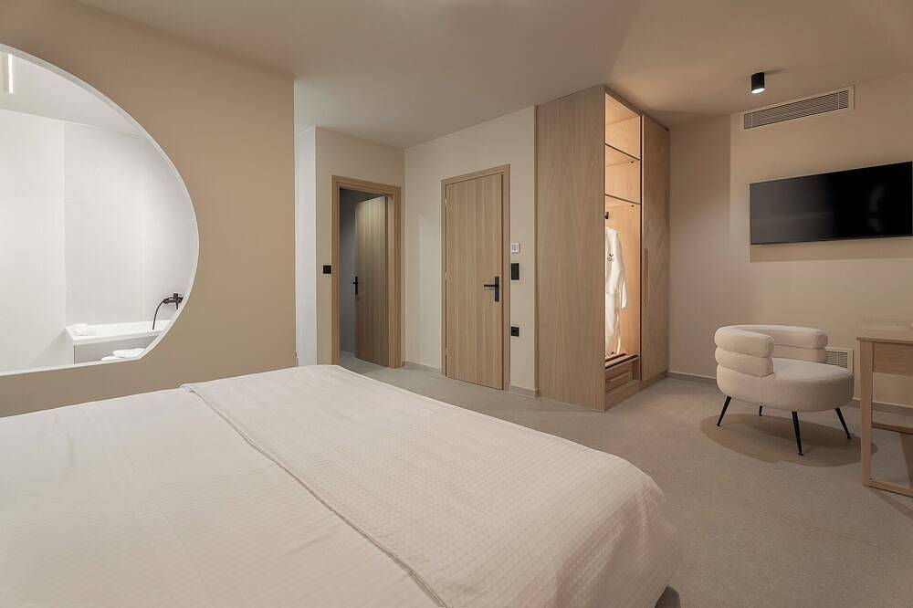 Villa Girl n Pearl | Elegant Luxury with Panoramic Sea View near Methoni in Methoni, Messenia