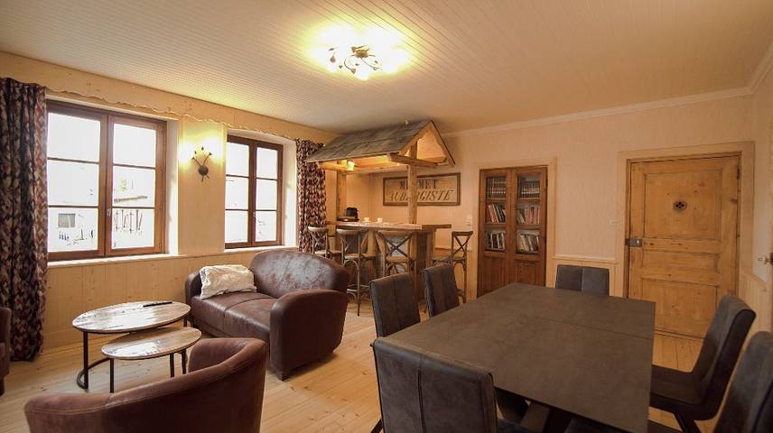 Gîte pour 7 personnes, avec Terrasse et Jardin ainsi que Sauna et Vue