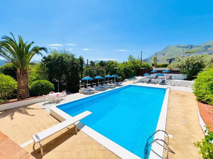 Villa pour 12 personnes, avec vue ainsi que jardin et piscine à Carini - 3