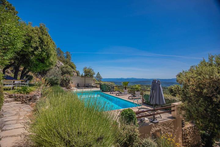 Entire holiday apartment, Tourtour Villa – Swimming Pool With Panoramic Views Of The Hills in Tourtour, Draguignan region