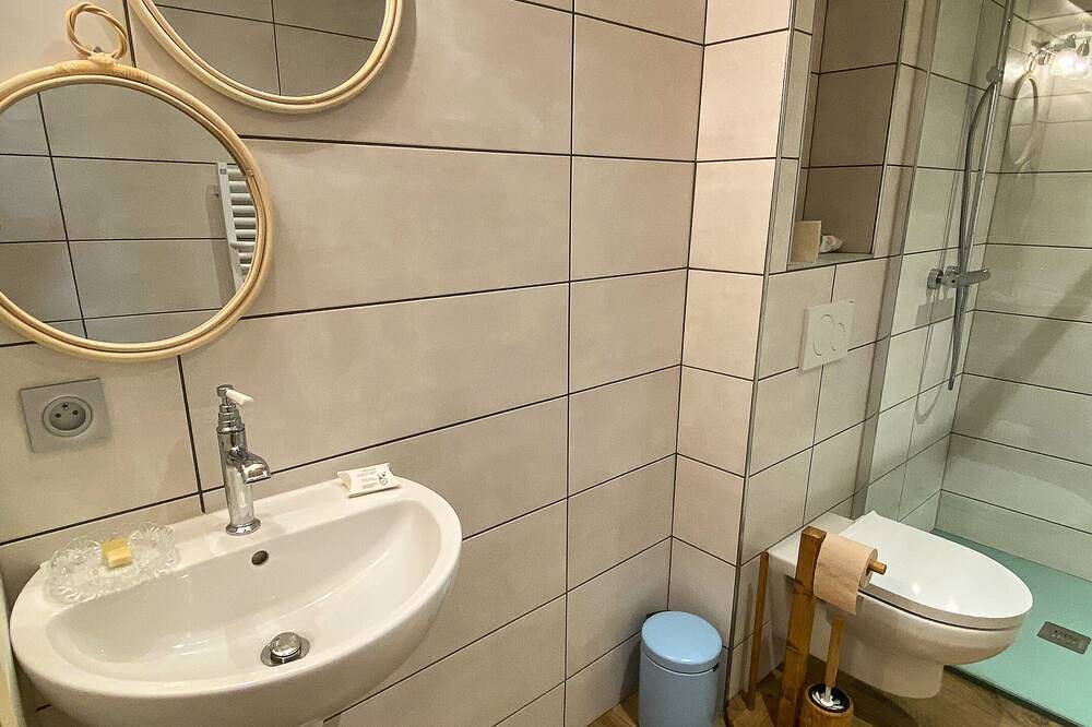 Chambre d'hotes 2-Doppelzimmer-Traditionell-Gemeinsames Badezimmer-Balkon in Glières-Val-de-Borne, Region Bonneville