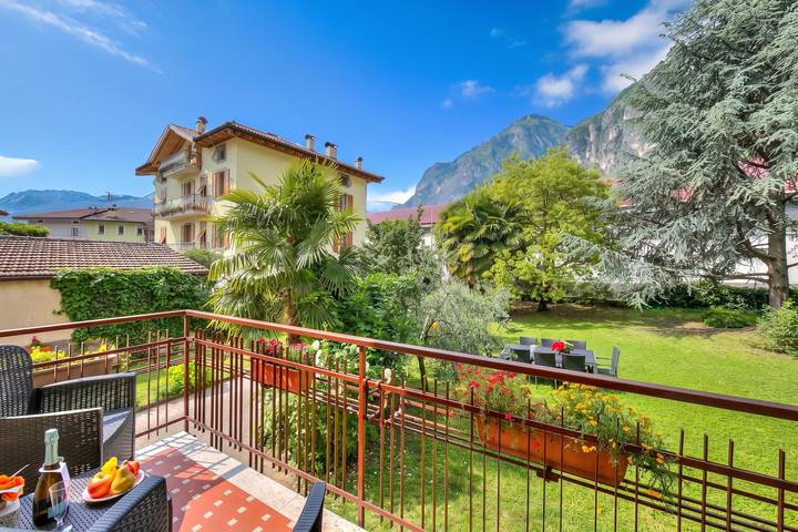 Location de vacances pour 7 personnes, avec balcon, adapté aux familles à Varone