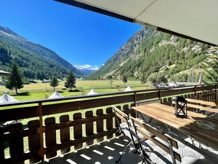 Ferienwohnung für 6 Personen, mit Terrasse und Garten in Täsch