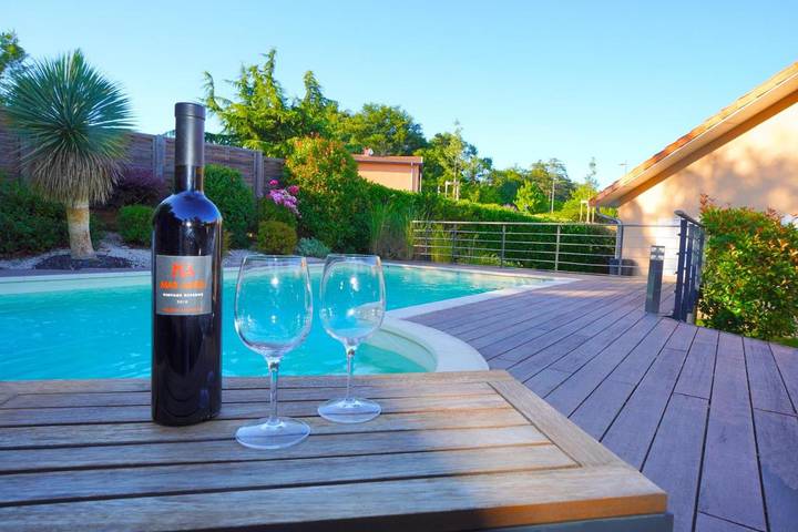 Location de vacances pour 6 personnes, avec piscine et jardin à La Tour-de-Salvagny - 3