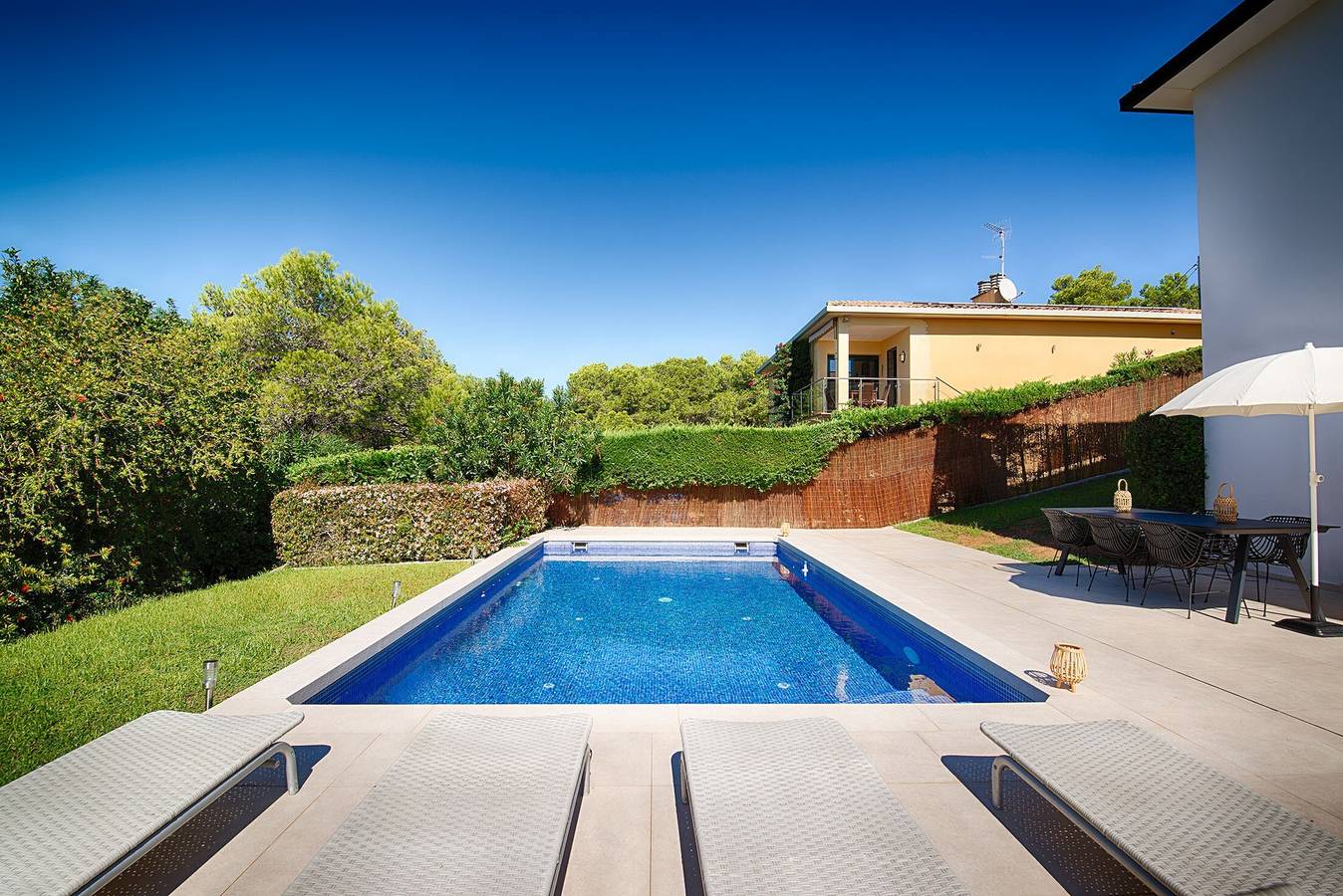 Villa 'Bianca Tamariu' mit privatem Pool, privater Terrasse und Wlan in Aigua Xelida, Tamariu