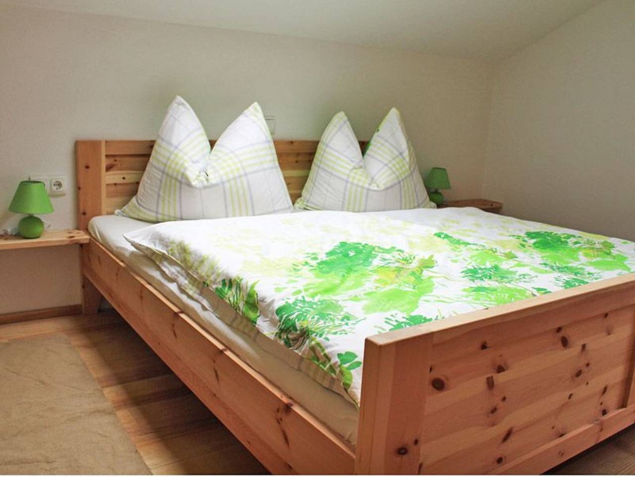 Ferienhaus Maria und Michael Zopf - Ferienwohnung 2-5 Personen in Steinbach am Attersee, Traunviertel