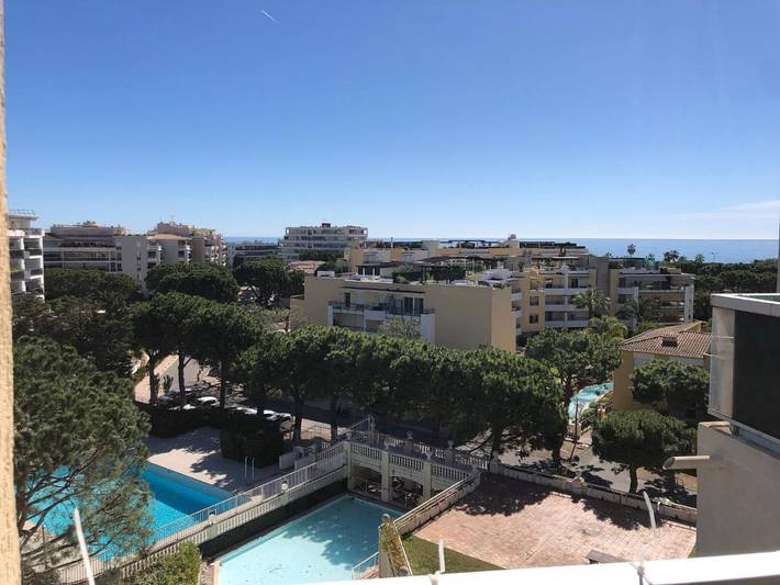 Apartamento de vacaciones para 4 personas, con terraza además de vistas y piscina - 1