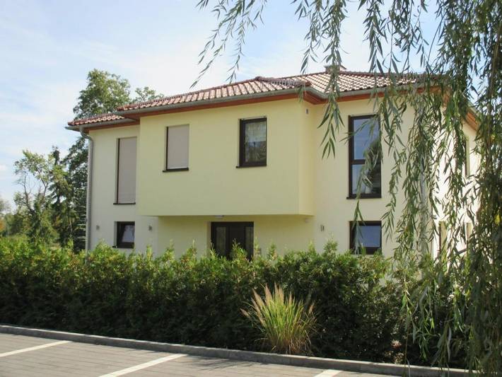 Ferienwohnung für 2 Personen, mit Balkon und Terrasse sowie Garten und Ausblick