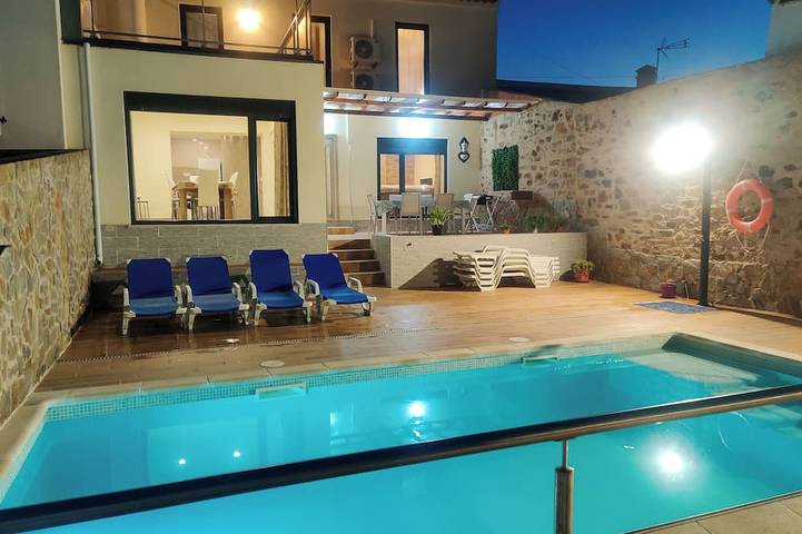 Location de vacances pour 8 personnes, avec balcon dans Almodôvar