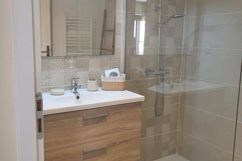 Appartement entier, Studio à 5 minutes du canal du midi 20 minutes de Narbonne 30 minutes des plages in Canet, Côte méditerranéenne (France)