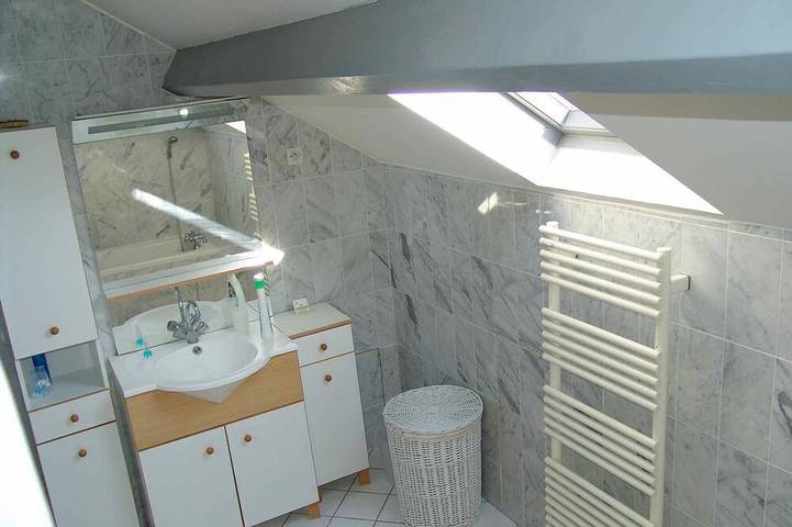 Haus mit Pool & Tennis Zugang zwischen Wald und Fluss in der Nähe von Fontainebleau in Montigny-sur-Loing, Seine-et-Marne