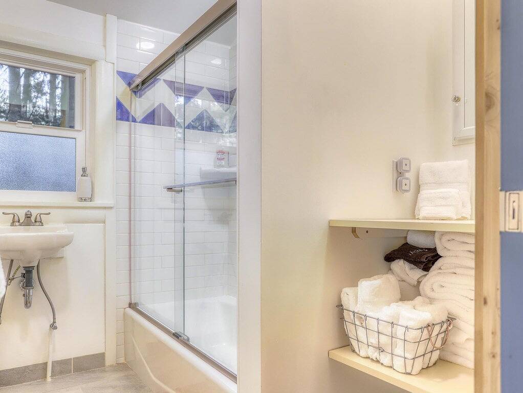 Cozy with Modern Comforts, Ev Charger, Huge Fenced Yard, Last Minute Feb Deals in Welches, Mount Hood