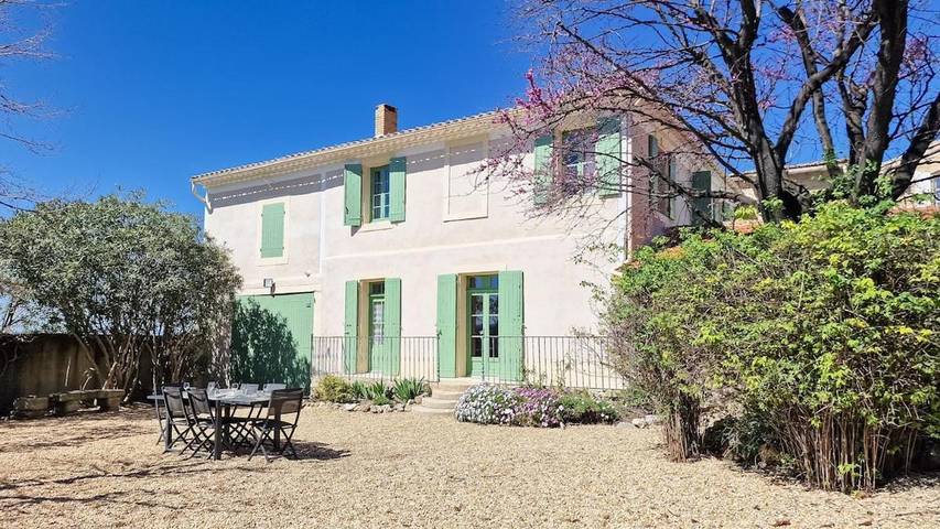 Location de vacances pour 6 personnes, avec Terrasse ainsi que Jardin et Vue à MUS