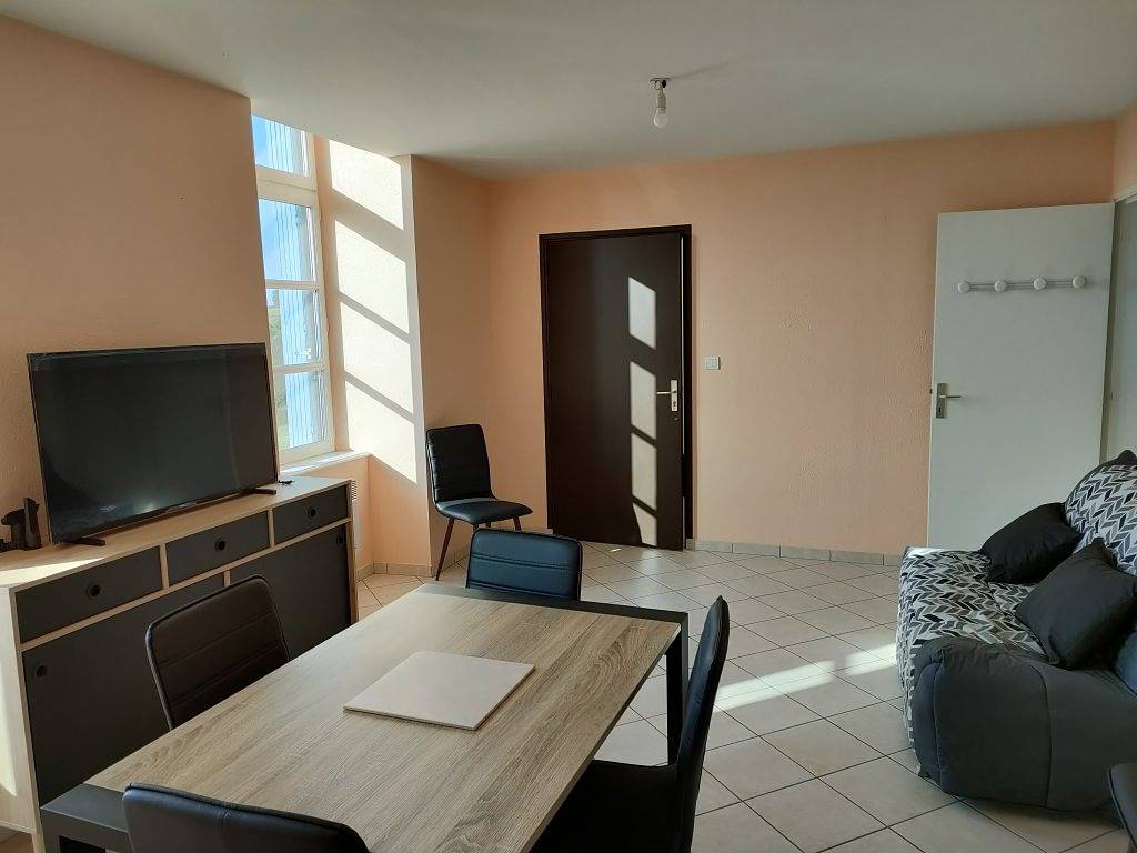 Appartement entier, Location appartement in Molèdes, Région de Saint-Flour