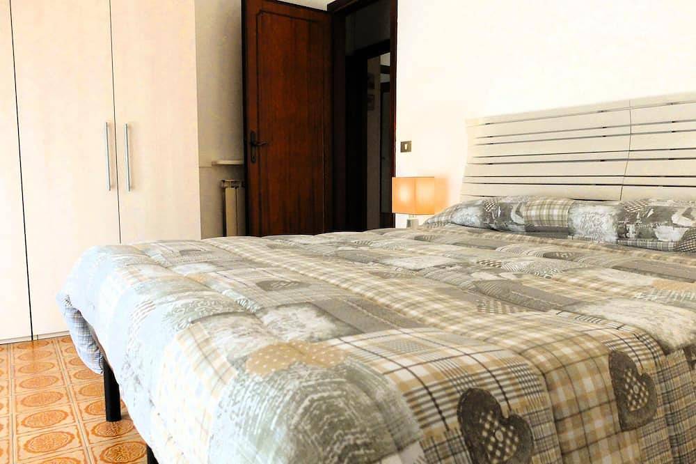 Apartamento entero, Apartamento 500 mt. del mar, frente a la Pineta, con aparcamiento privado. in Viareggio, Costa de la Maremma