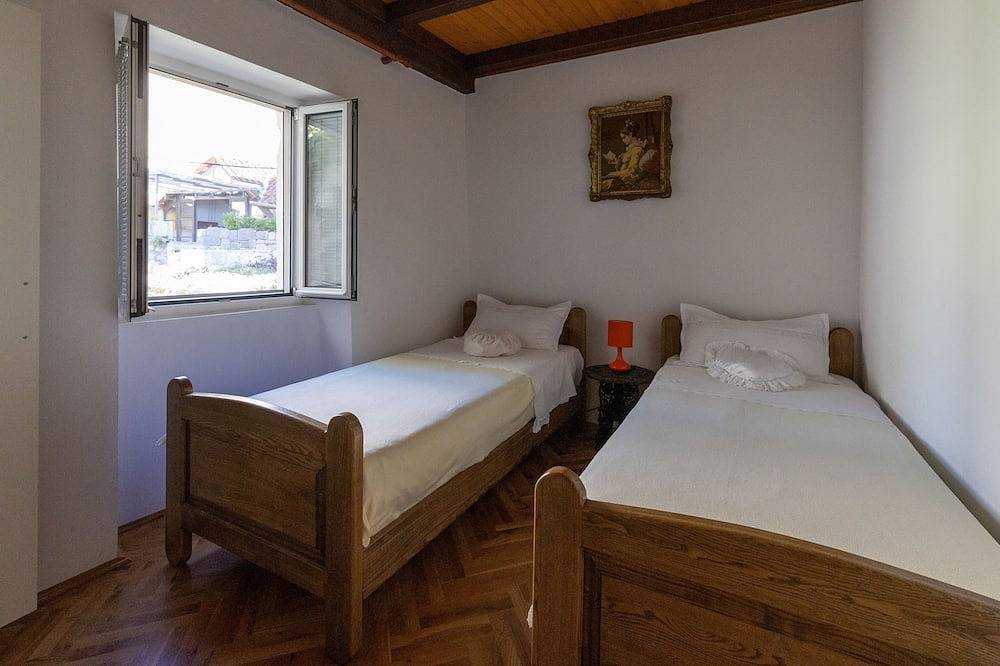 Entire apartment, Three bedroom apartment with balcony Stari Grad, Hvar in Stari Grad, Hvar