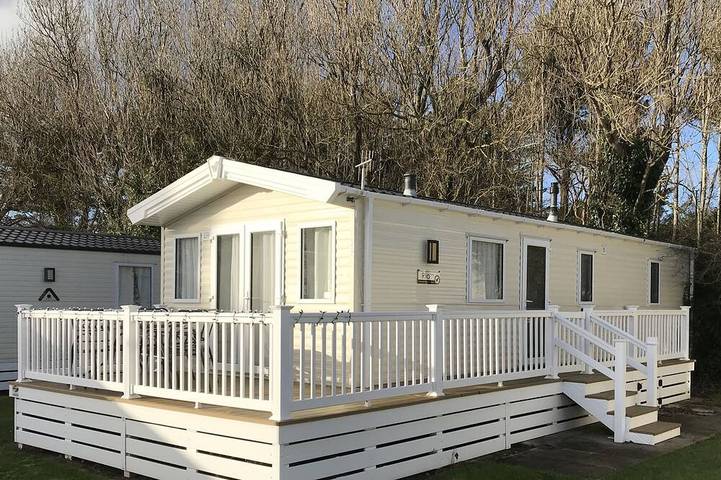 Holiday rental for 6 people, with Terrace and Pool as well as Sauna in Milford-on-Sea