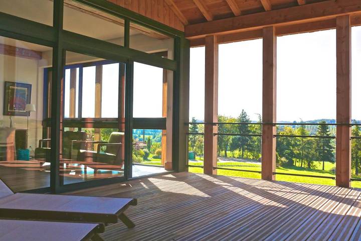 Location de vacances pour 19 personnes, avec Balcon et Jacuzzi ainsi que Terrasse et Piscine à Saint-Martial-de-Valette - 2