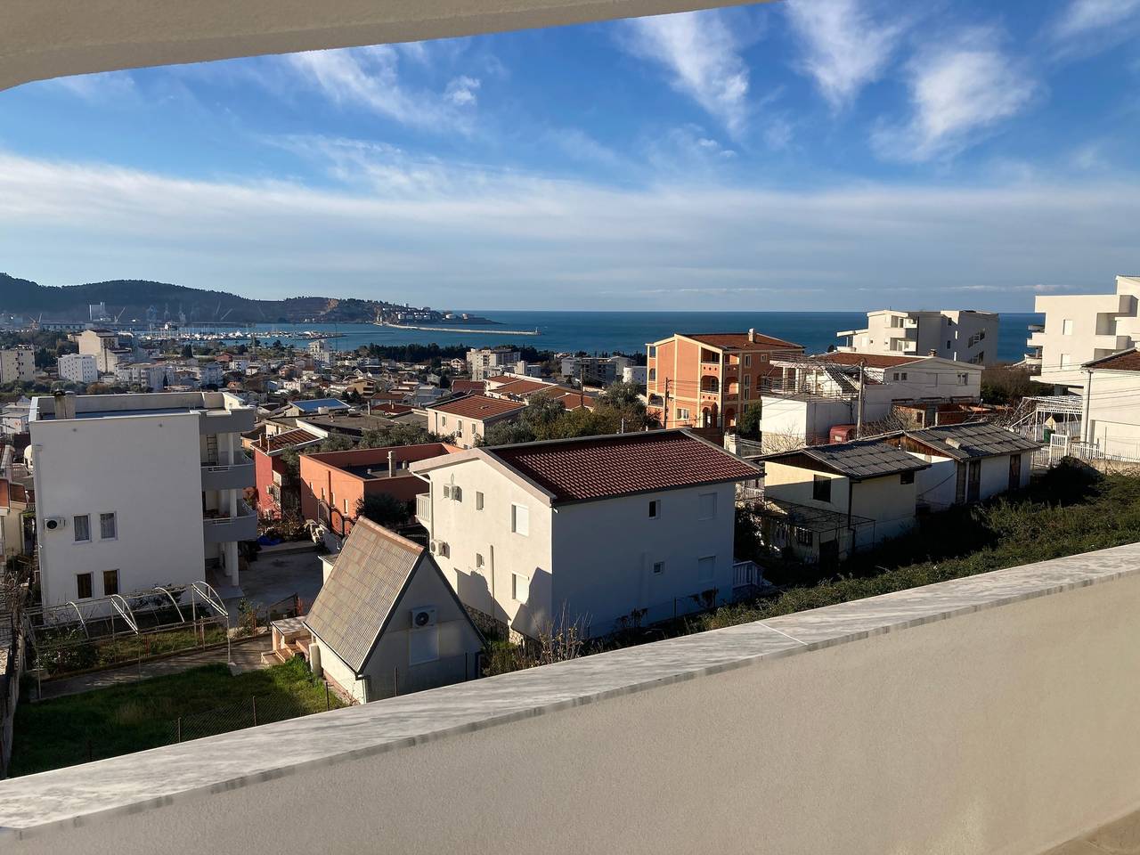 Entire vacation apartment, Vacation apartment for 4 people with view in Šušanj, Montenegro Coast