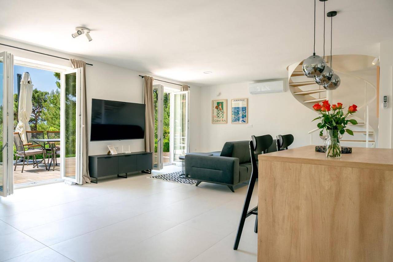 Three-Bedroom Villa in Punta Rata, Brela