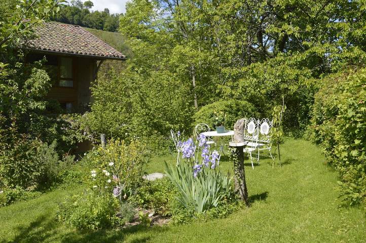 Location de vacances pour 5 personnes, avec Jardin et Piscine dans l' Isère