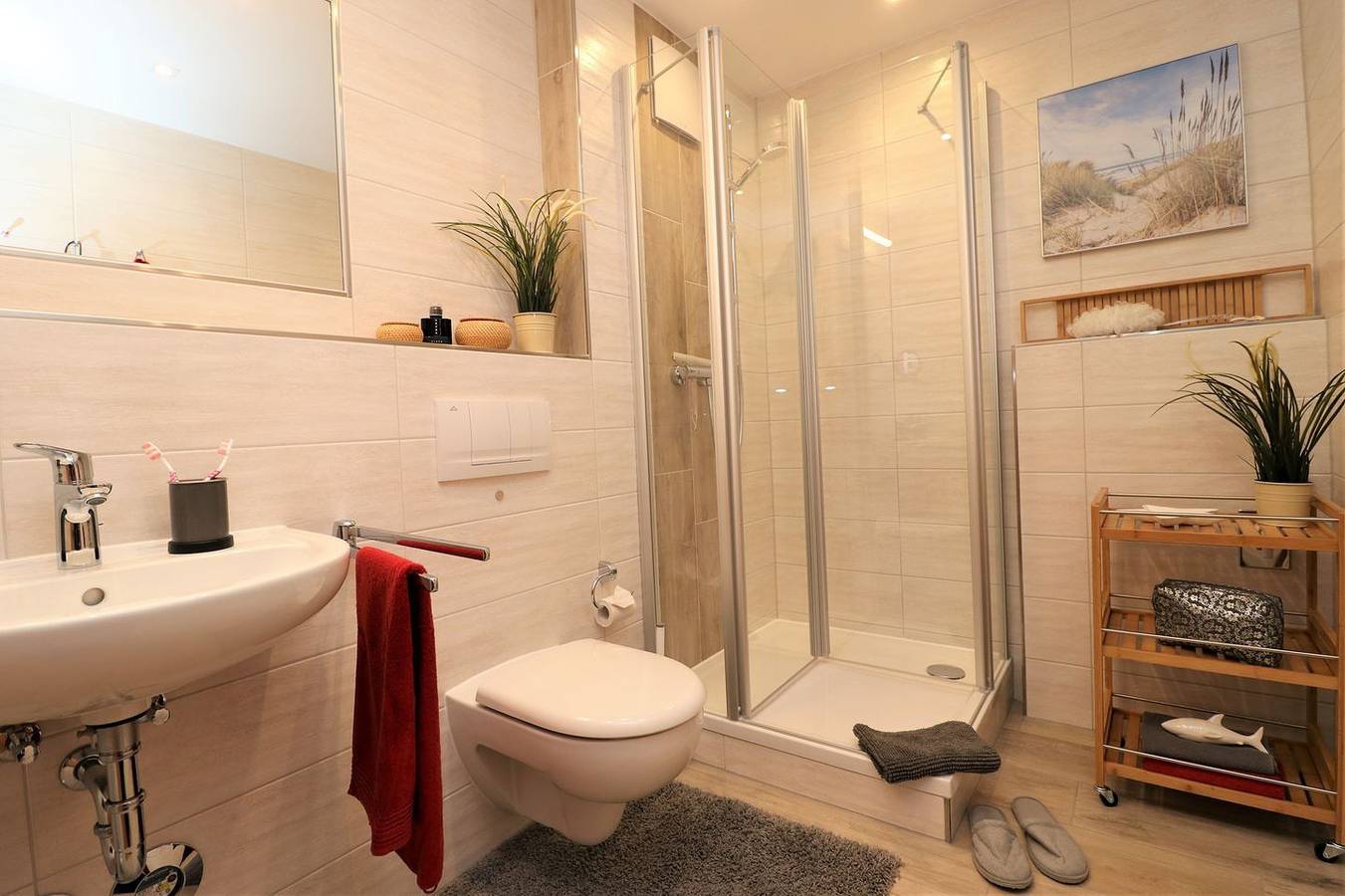 Ganze Wohnung, Ferienwohnung mit Terrasse direkt hinter der Düne in Wustrow, Fischland