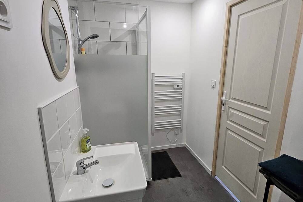 Appartement entier, Studio Cosy Centre Valenciennes Gare et Tram à pied in Valenciennes, Région de Valenciennes