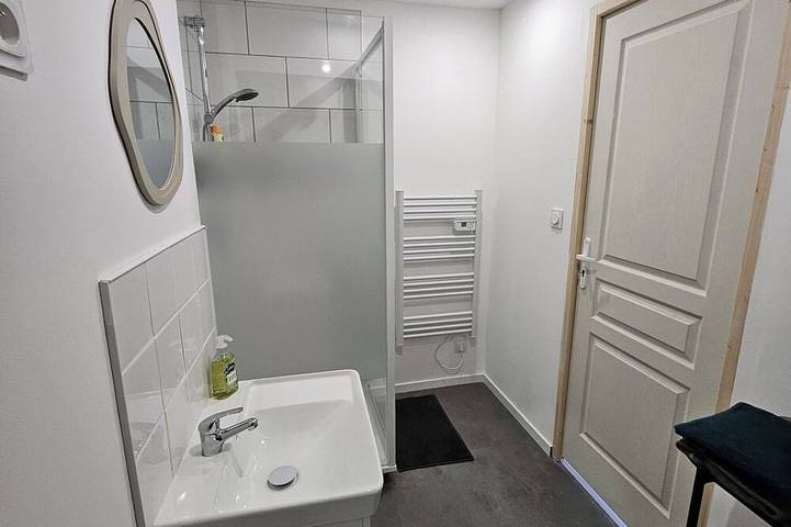 Entire apartment, Studio Cosy Centre Valenciennes Station and streetcar on foot in Valenciennes, Valenciennes region