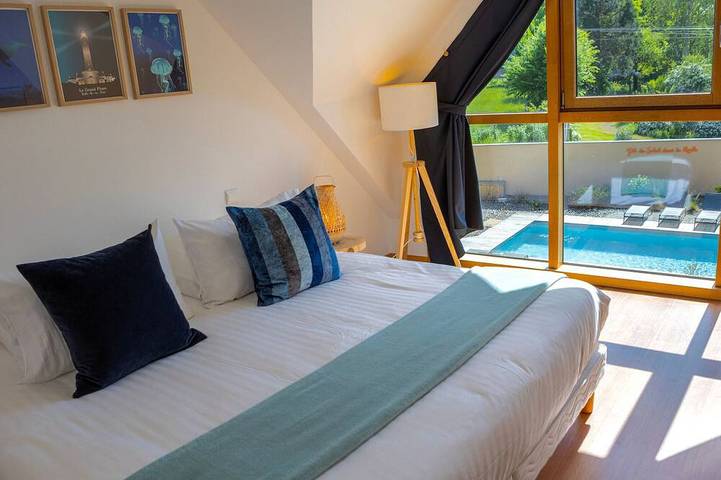 Gîte pour 15 personnes, avec jacuzzi ainsi que sauna et jardin, animaux acceptés à Yvré-l'Évêque - 2