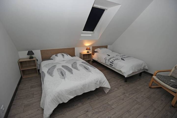 Five minutes from the beach, house with garden, ideal for a family holiday. in Saint-Molf, Côte d'Amour