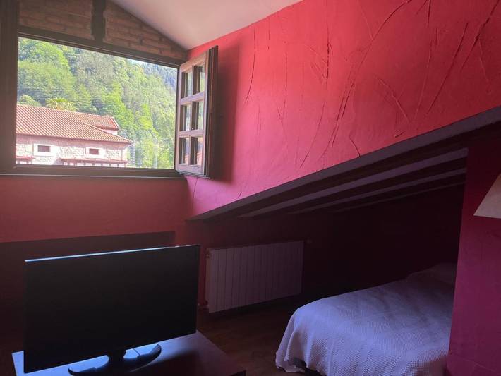 Casa rural para 2 personas, con Jacuzzi además de Terraza y Jardín en Valle de Iguña - 3
