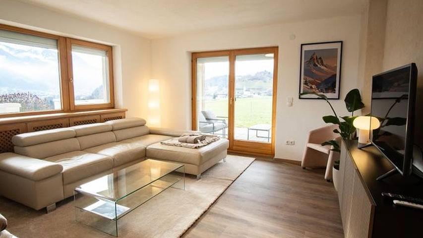 Gîte pour 9 personnes, avec terrasse à Wiesing