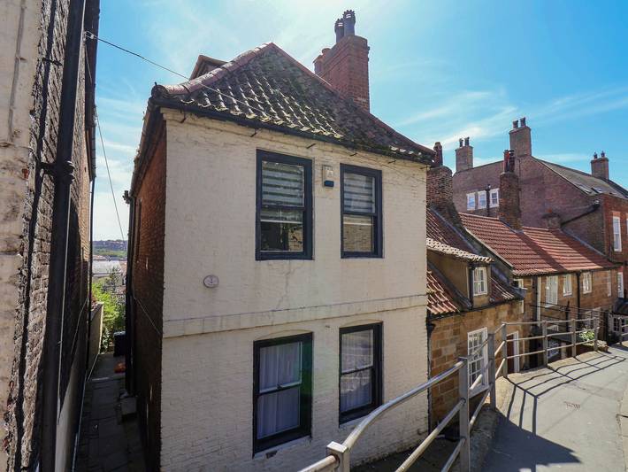 Cottage for 6 people, with garden, with pets in Whitby