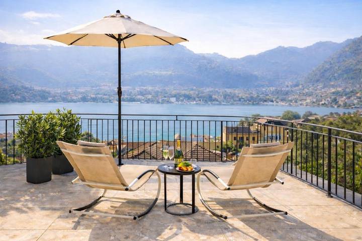 Villa für 3 Personen, mit Balkon und Terrasse sowie Seeblick und Ausblick