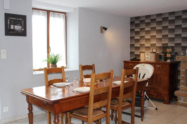 Location de vacances pour 4 personnes, avec jardin et vue à Pontmain