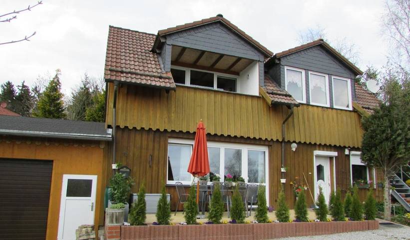 Ferienwohnung für 6 Personen, mit Balkon und Terrasse sowie Garten und Ausblick in Elbingerode