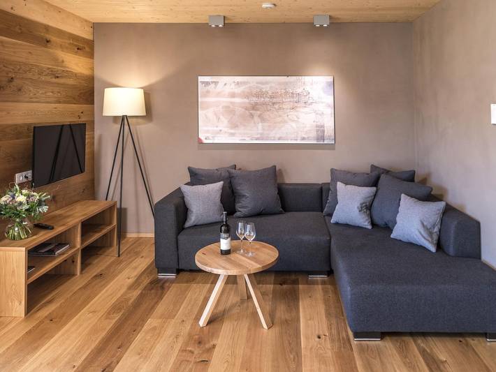 Ganze Ferienwohnung, Atelier Ronacher - Gartenwohnung Deluxe in Treffen am Ossiacher See, Gerlitzen