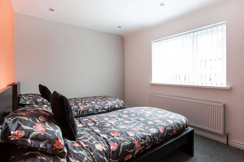 Refurbished Belfast Home, 10 mins from centre with parking! in Belfast, Grafschaft Antrim