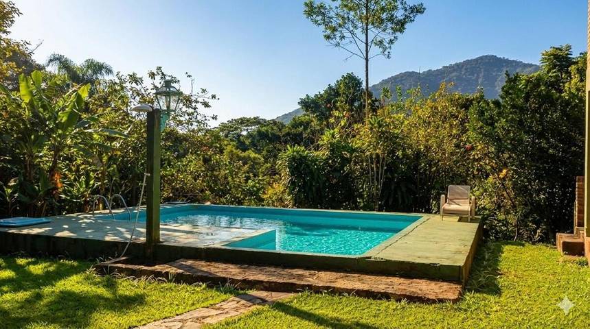 Maison de vacances pour 2 personnes, avec piscine et jardin ainsi que vue sur le lac et vue, animaux acceptés