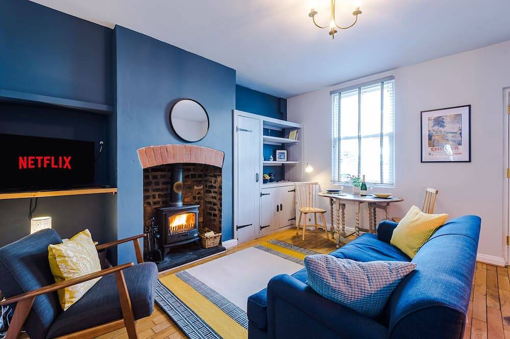 Cosy and Idyllic Fisherman's Cottage in Chester in Chester, Cheshire West and Chester