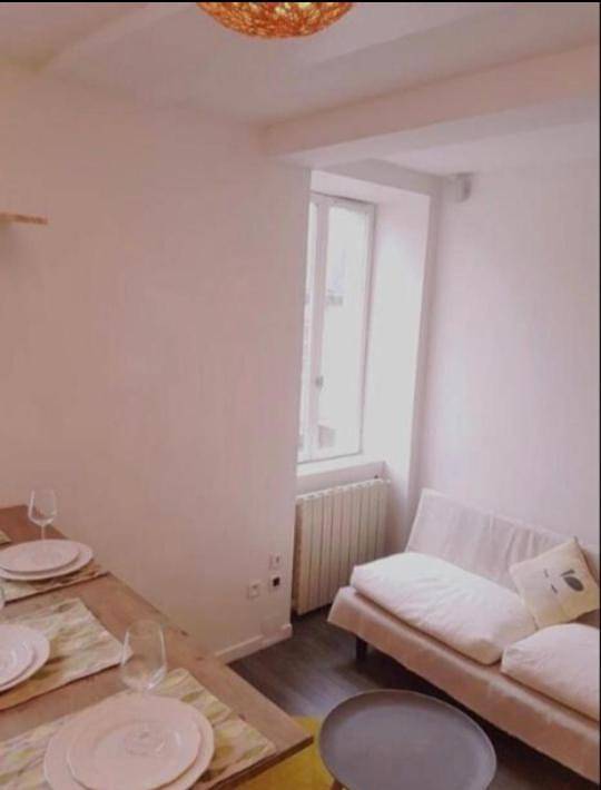Appartement entier, Charmant Appartement a Vierzon, proche de toutes commodite's et parkings gratuits a proximite' in Vierzon, Région de Vierzon