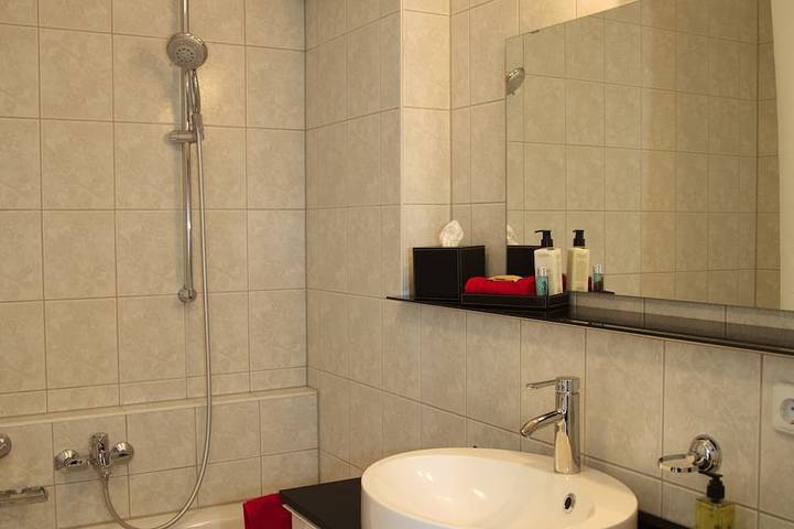 Ferienwohnung für 2 Personen, mit Balkon und Whirlpool in Weil am Rhein - 4