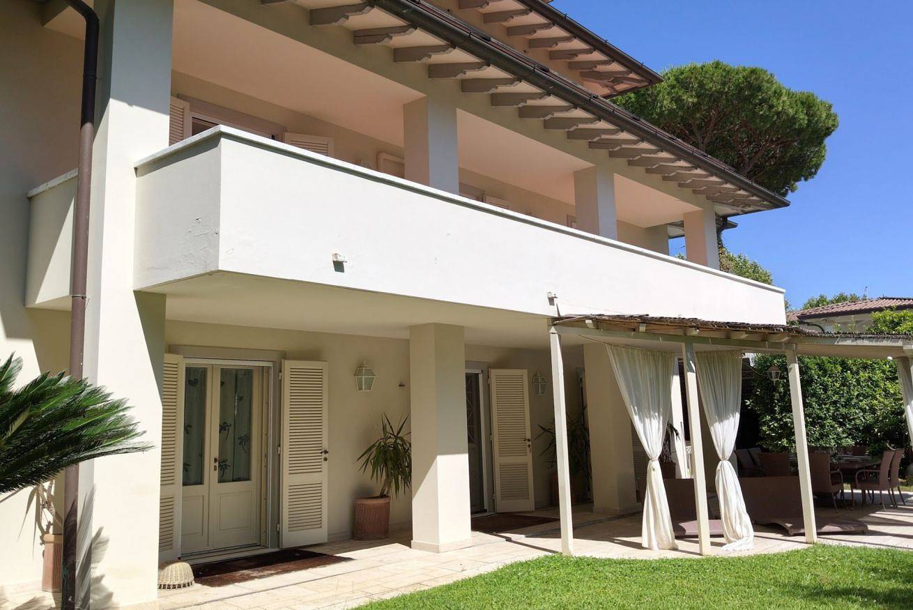 Villa für 7 Personen mit Garten in Forte dei Marmi, Italienische Riviera