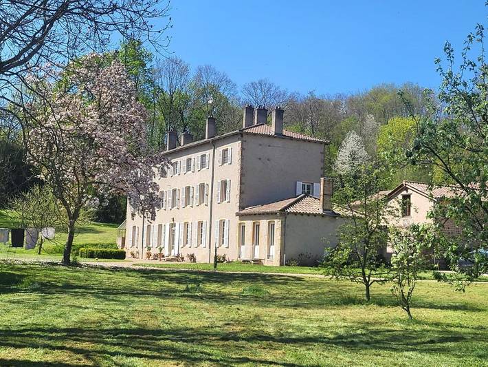Chambre d’hôte pour 4 personnes, avec Terrasse et Jardin dans La Chapelle-de-Guinchay