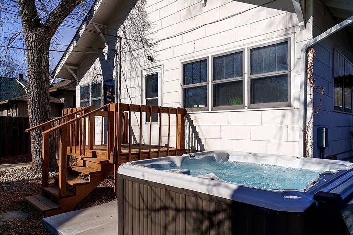 Ferienhaus für 6 Personen, mit Balkon und Whirlpool sowie Garten - 1