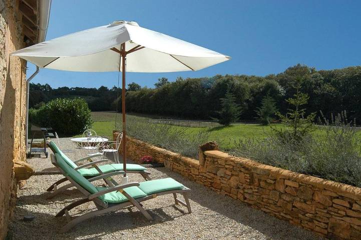 Location de vacances pour 4 personnes, avec piscine ainsi que vue et jardin, adapté aux familles à Marminiac - 4