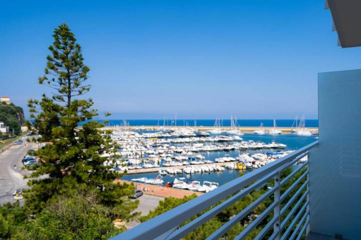 Ferienwohnung für 2 Personen, mit Terrasse und Ausblick in Agropoli